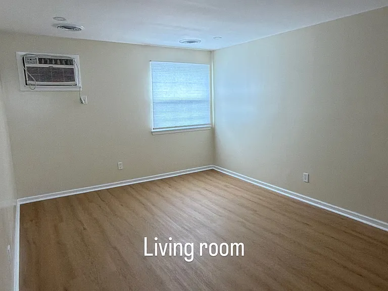 357 Wayne St #1B — Photo 2