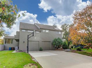 801 Columbine Cir, Auburn, IN 46706