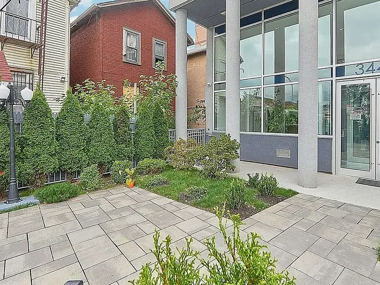3440 Guider Ave #4 — Photo 7