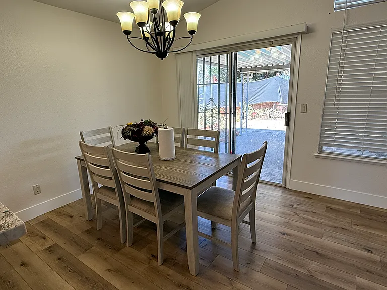 7698 N Dearing Ave — Photo 3