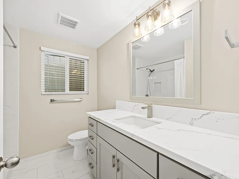 12110 Bowmore Ave — Photo 24
