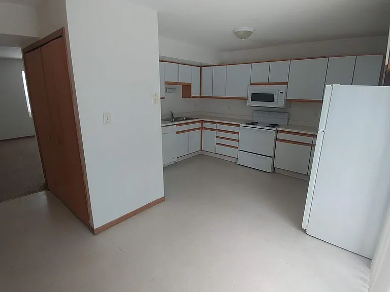 951 Fotis Dr — Photo 11