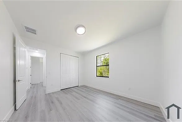 1137 Damen St E — Photo 15