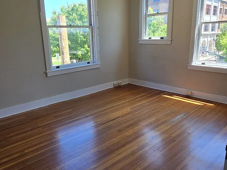 104 W Chestnut St #3F — Photo 7