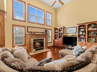 1525 Lone Oak Ln, Brookfield, WI 53045