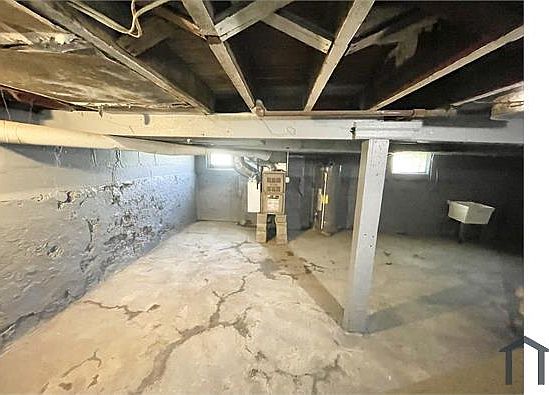 5th image of 2303 E 30th St
