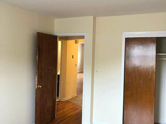 5th image of 2419 43rd St