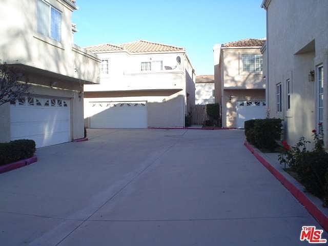 2nd image of 9404 1/2 Noble Ave