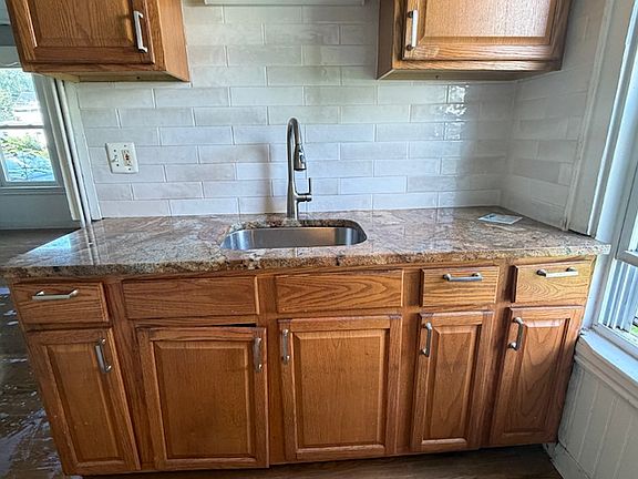 3rd image of 92 Elliot St #1