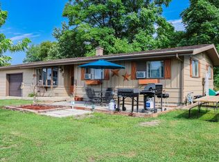 706 N Cedar St, Queen City, MO 63561