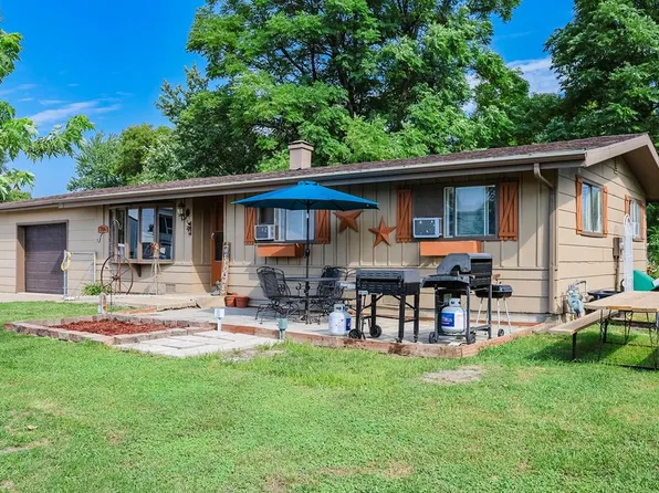 706 N Cedar St, Queen City, MO 63561