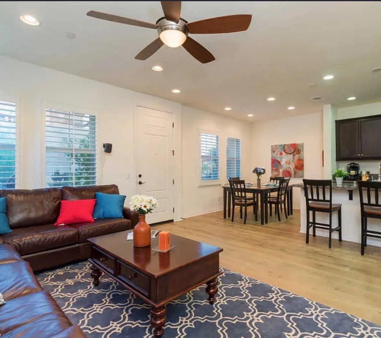 4 bed, 1867 sqft, $5,500 — Photo 2