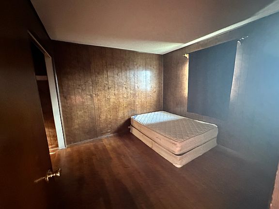 4th image of 305 Dolomita St