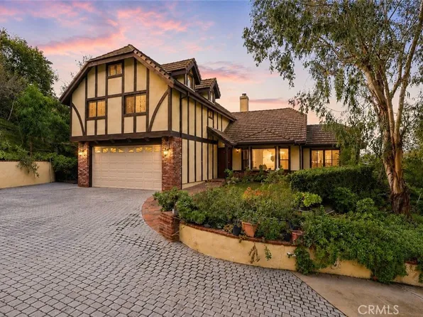 24300 Sylvan Glen Rd, Calabasas, CA 91302