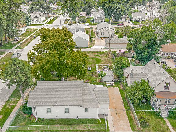 4th image of 202 S 24th St