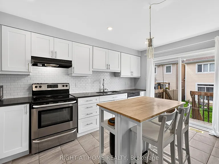 116 Conifer Creek Cir — Photo 10