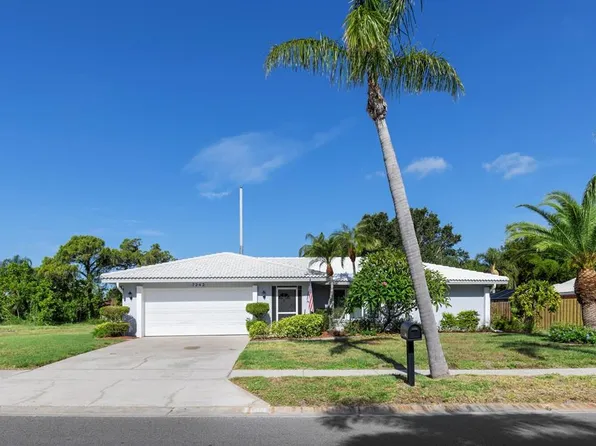 7242 Bounty Dr, Sarasota, FL 34231