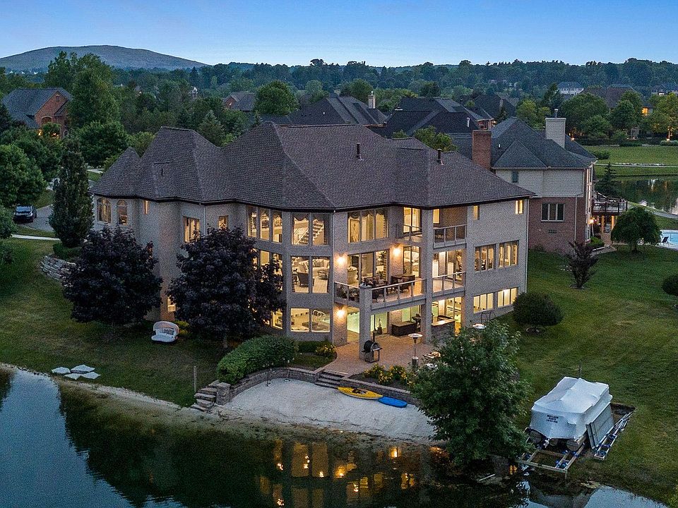 1st image of 48820 Wellsley Ct