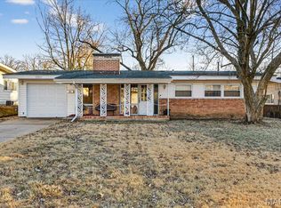 2320 Cherry Ln, Florissant, MO 63033