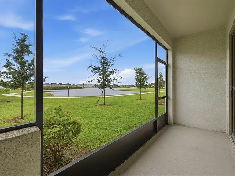 724 Royal Empress Dr — Photo 31