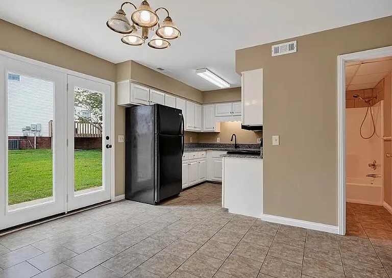 42 Eastgate Cir #A — Photo 10
