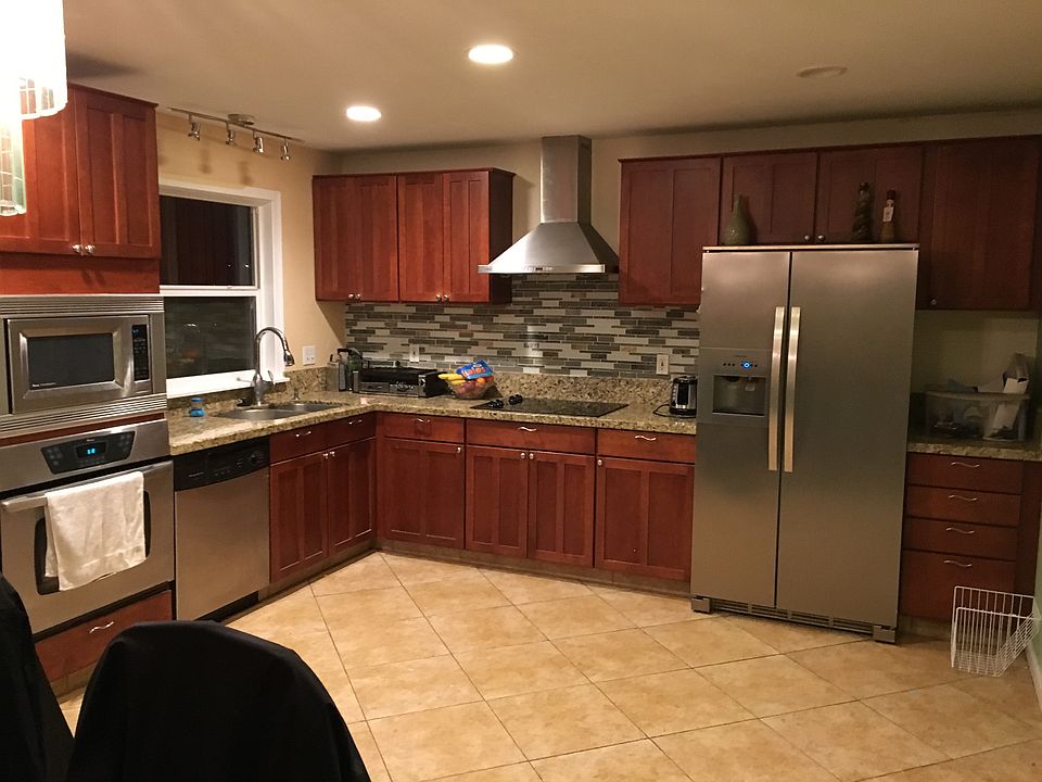 Kitchen Granite & Stainless