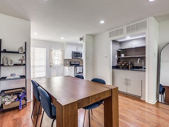 5th image of 7618 Pebblestone Dr