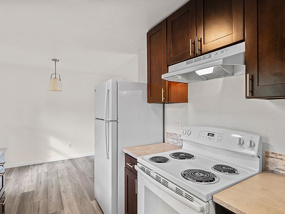 4th image of 1506 S G St #4