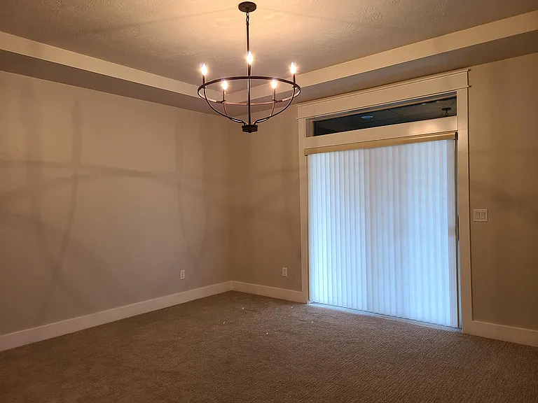 409 S Hamlin Ln — Photo 32