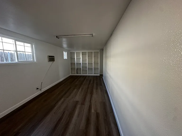 2613 W Olive Ave — Photo 9