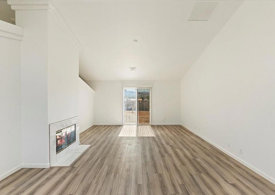 1st image of 13568 Caliente Dr