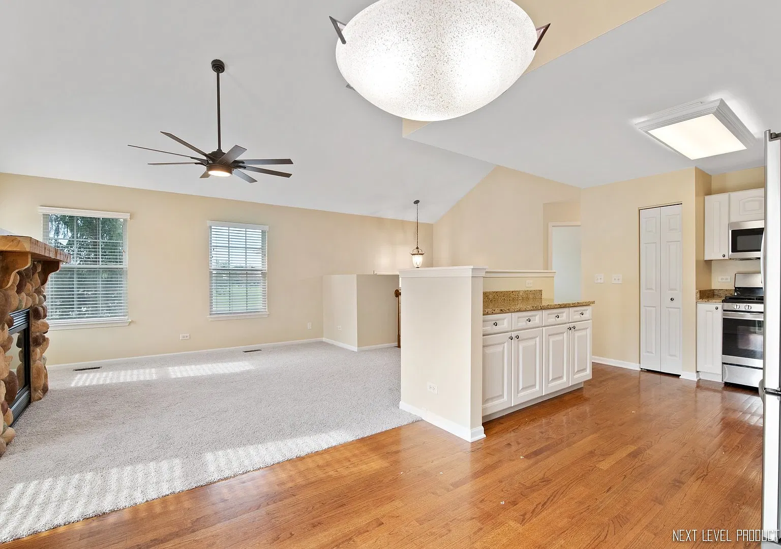 3 bed, 1690 sqft, $2,500 — Photo 2