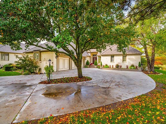 3rd image of 9418 E Woodspring Ct