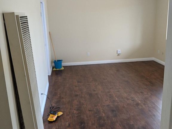 2nd image of 864 Georgia St