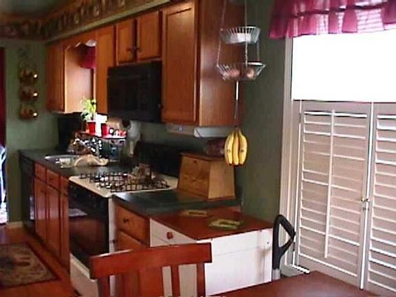 5th image of 125 Hickory Dr