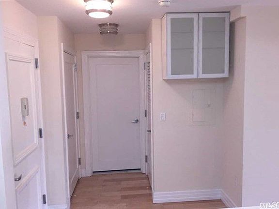 3rd image of 6405 Yellowstone Blvd APT 419