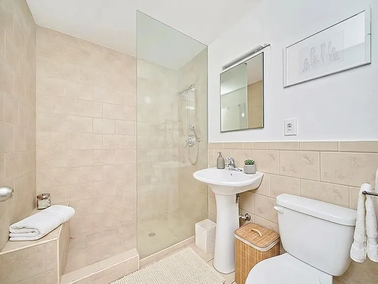68 Richardson St #303 — Photo 5