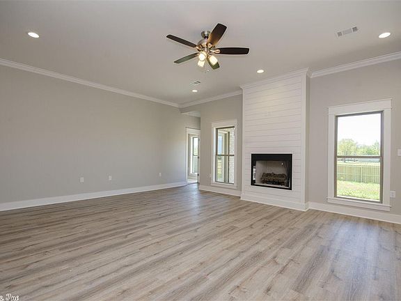 5th image of 22 Aspen Creek Dr