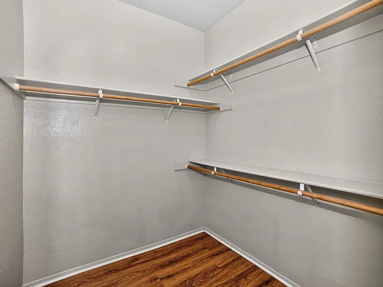 2523 S 41st Ave — Photo 18