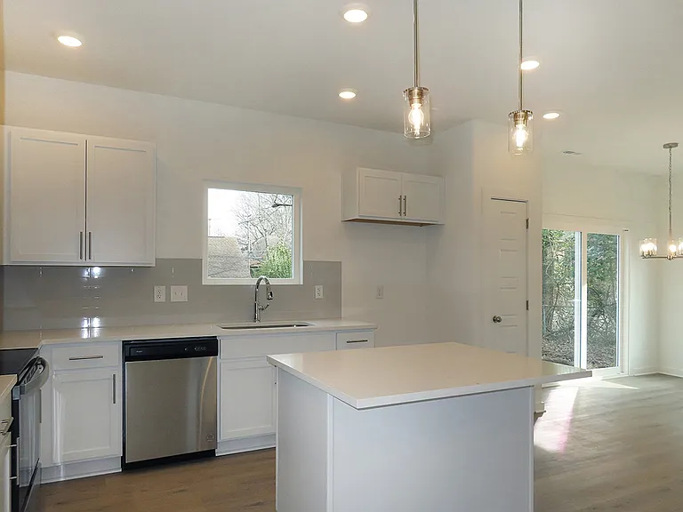 112 N Guthrie Ave #A — Photo 10