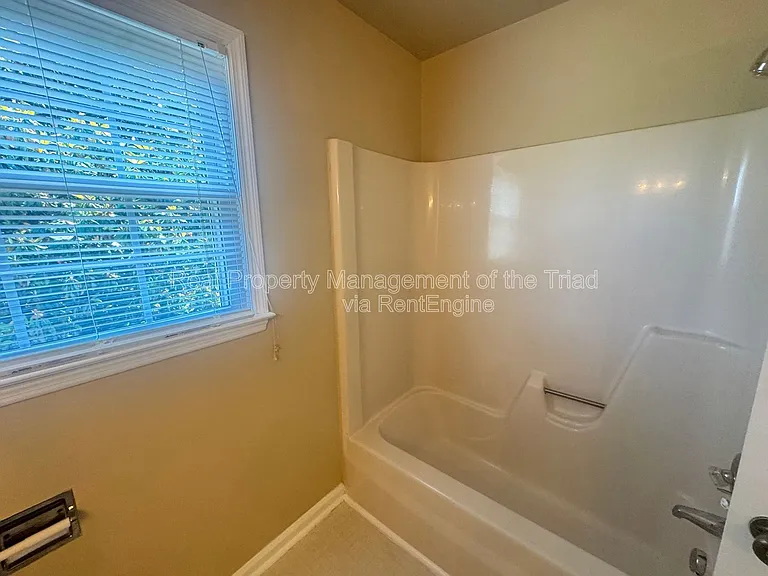 2393 Spicewood Dr — Photo 16
