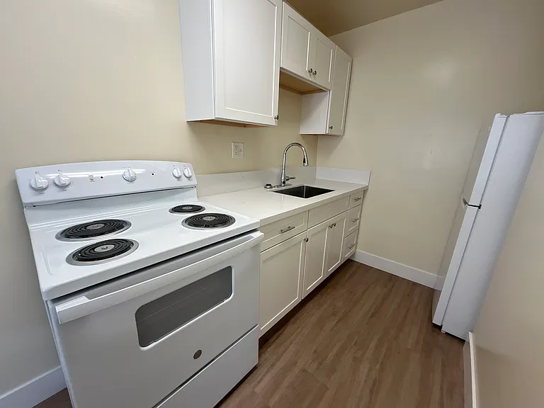 Judith Manor - 1522 N — Photo 19