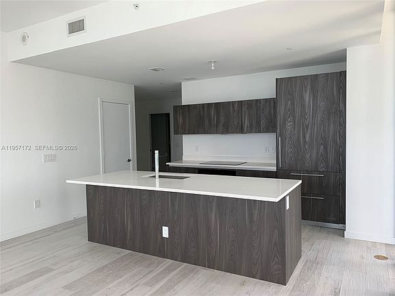 4th image of 480 NE 31st St Unit 4507