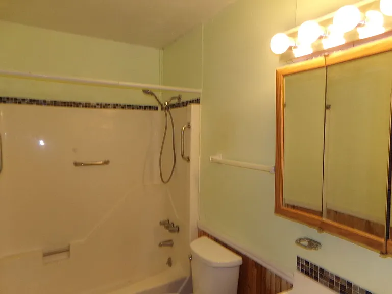 104 Bayer Ct — Photo 9