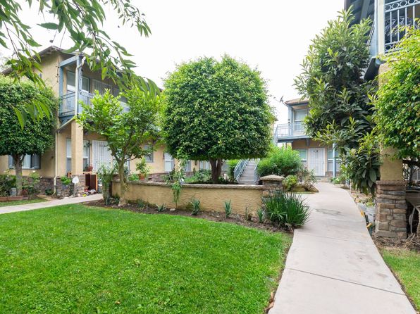 202 E Walnut St #1/2