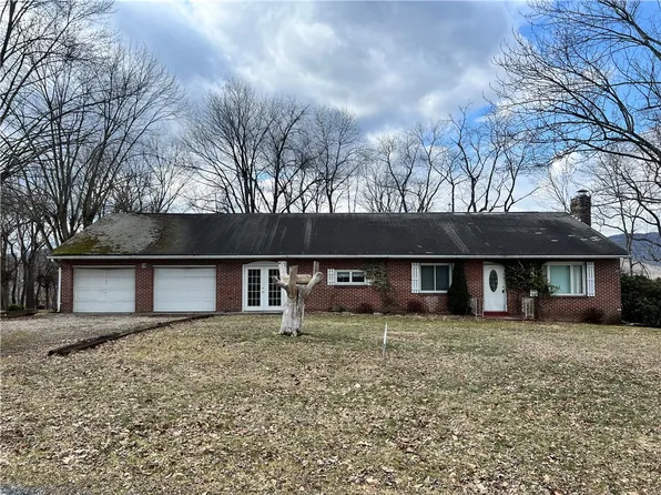 610 Olive St, Seward, PA 15954