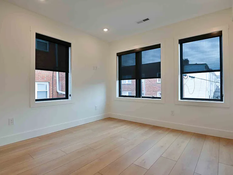 2641 4th St NE #2 — Photo 15