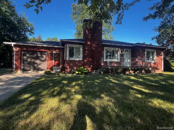 3431 Crooks Rd, Troy, MI 48084
