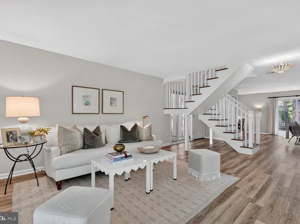 11201 Wedge Dr, Reston, VA 20190