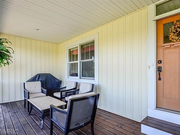 4th image of 7097 Barry St